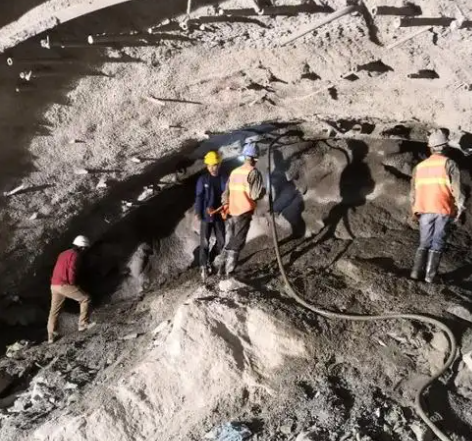 惠济拱顶带模注浆料的施工流程及注意事项